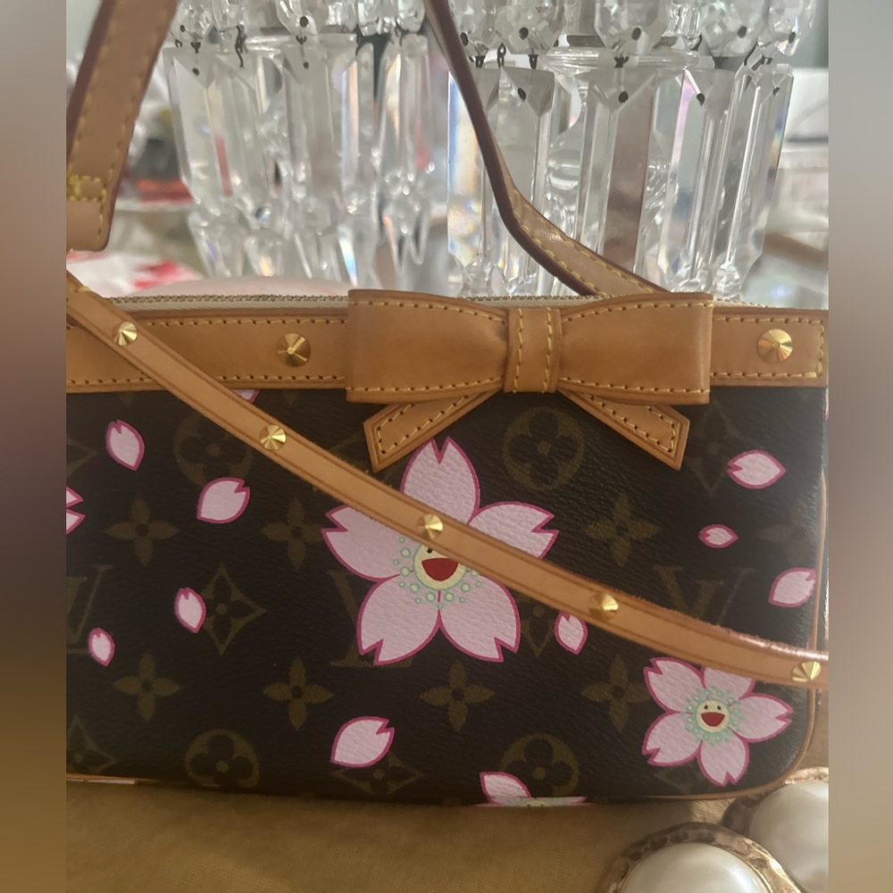 SALE🎄🎁Louis Vuitton🌸
Brown and Pink Monogram Cherry Blossom Coated Canvas, 2003 - Picture 2 of 11
